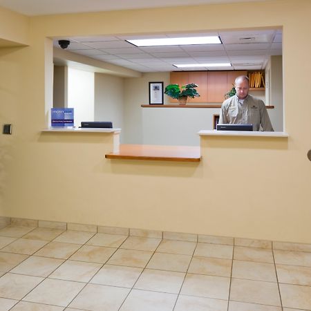 Candlewood Suites Milwaukee Brown Deer, An Ihg Hotel Beltér fotó