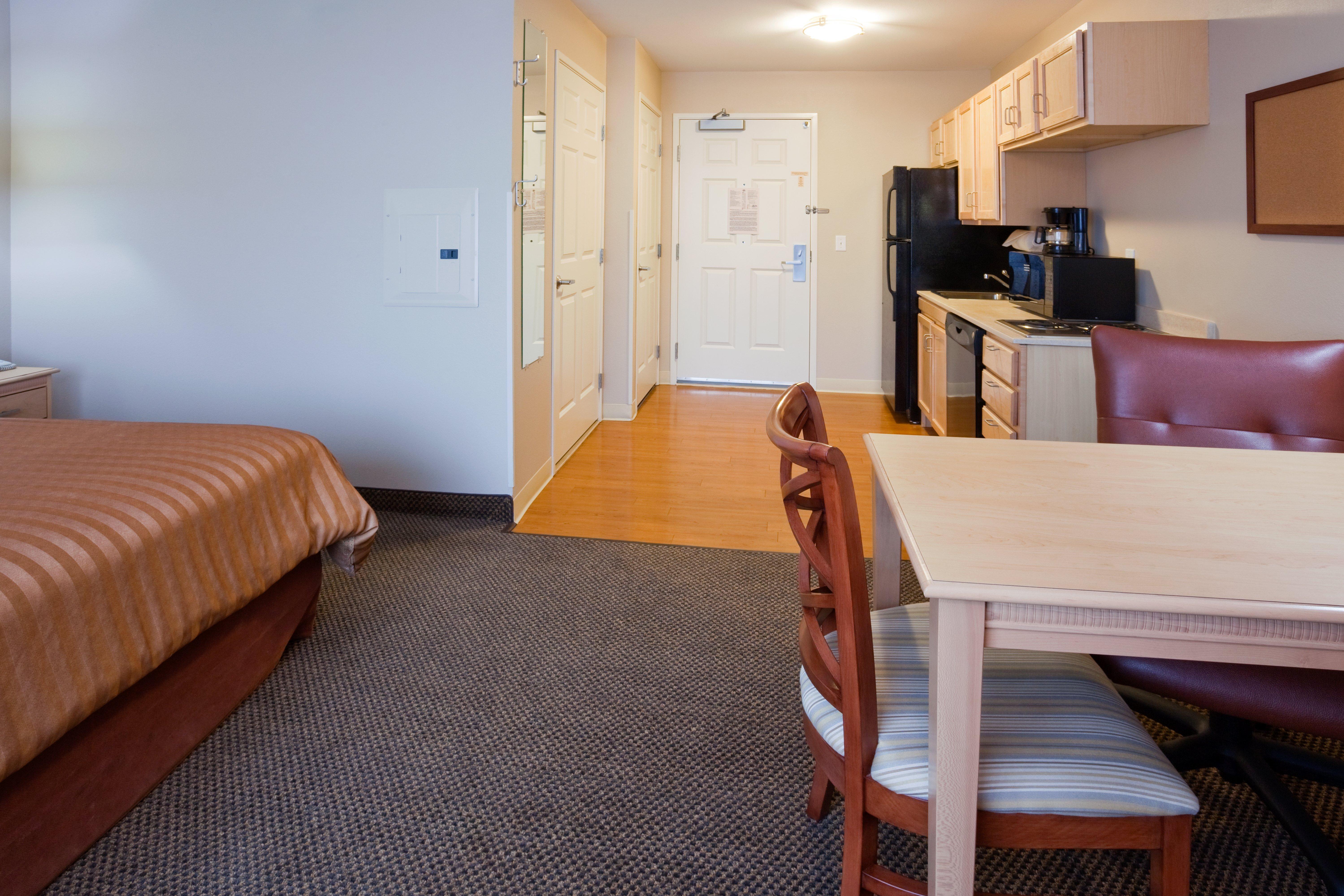 Candlewood Suites Milwaukee Brown Deer, An Ihg Hotel Kültér fotó