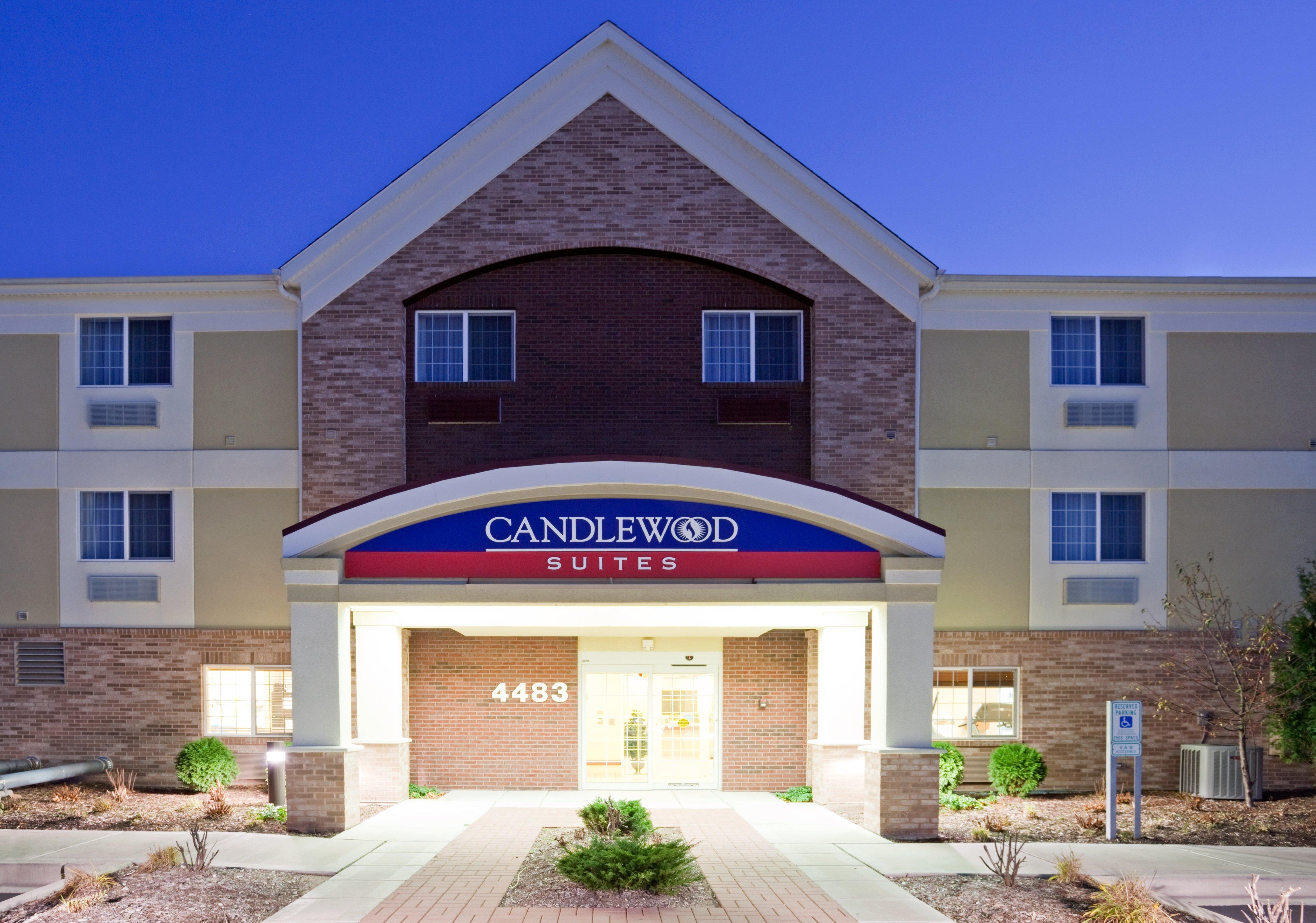 Candlewood Suites Milwaukee Brown Deer, An Ihg Hotel Kültér fotó